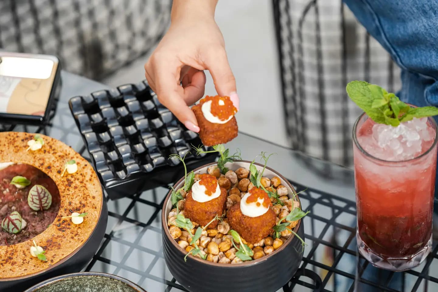 5 Must-Try Street Food Dishes in Dubai for Food Lovers