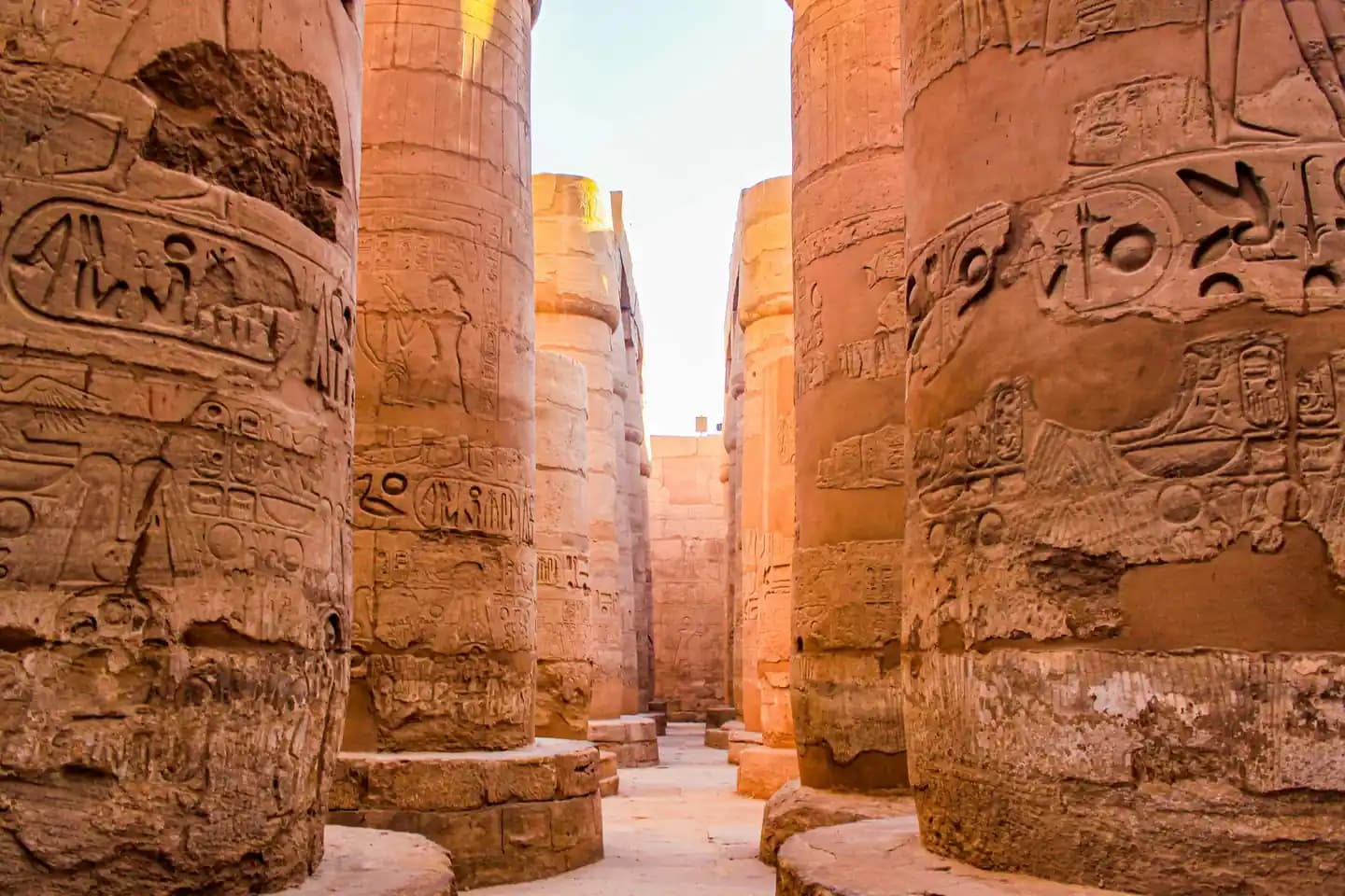 Exploring Ancient Egypt: Must-Visit Temples and Historical Sites