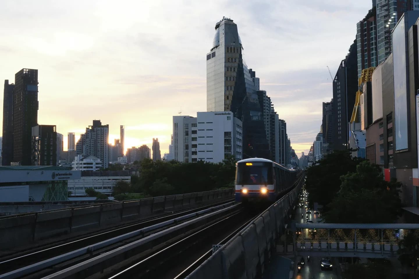 How to Spend 5 Days in Bangkok: Temples, Markets & River Cruises