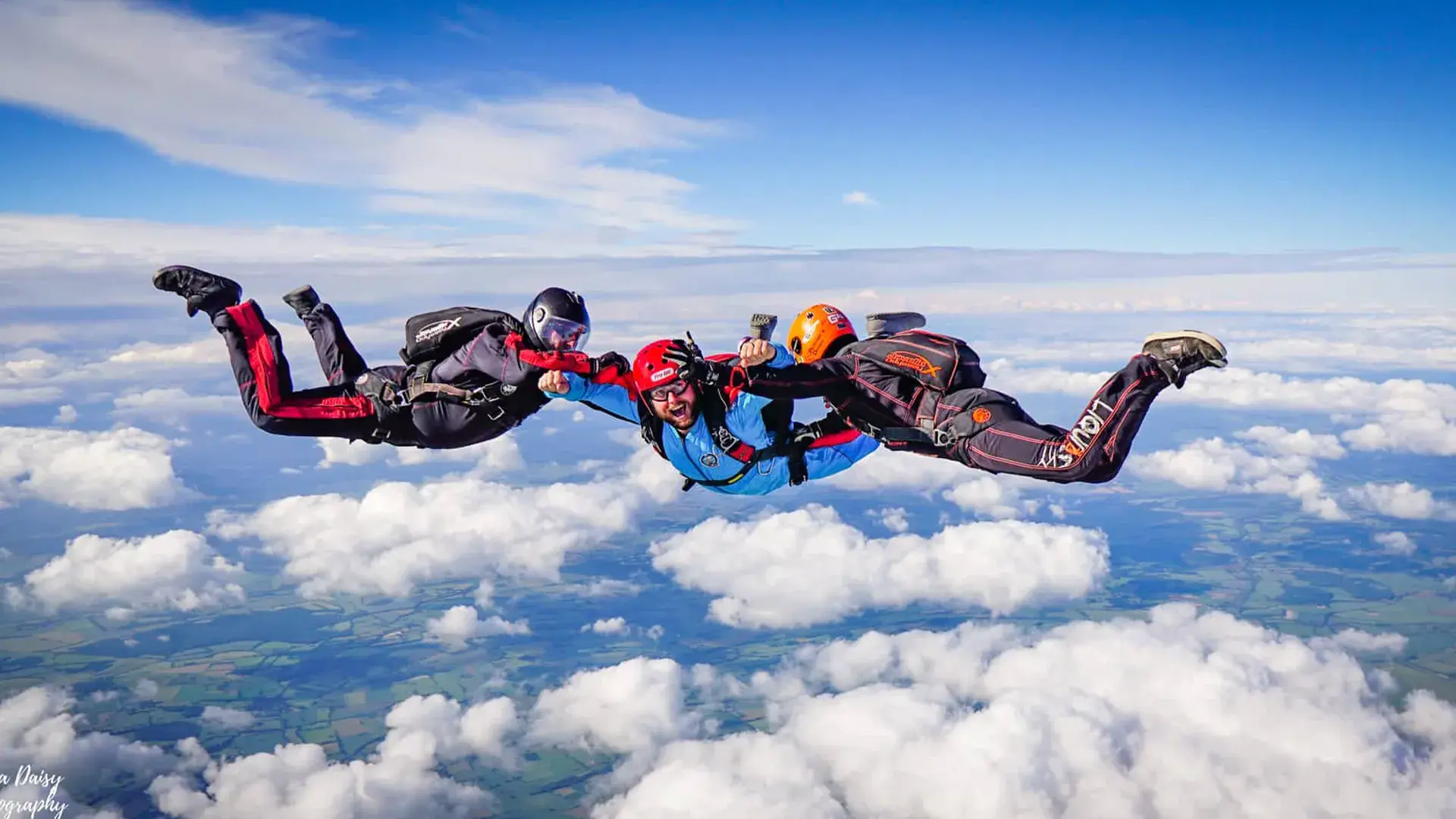 Skydive Dubai Tickets - Experience the Thrill of Skydiving in Dubai
