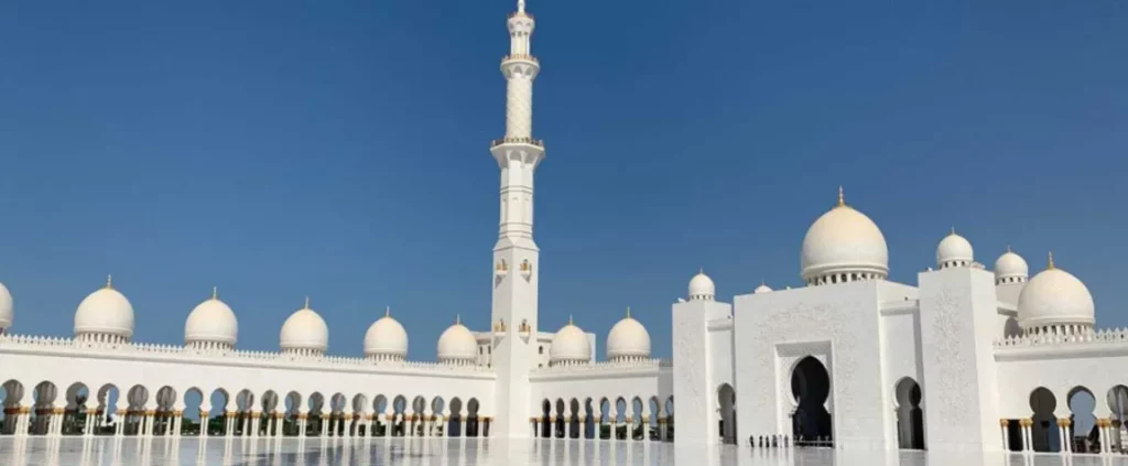 Sheikh Zayed Grand Mosque: A Vision in White