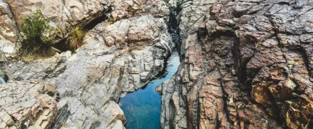 Wadi Shawka Waterfall: Nature's Serenity