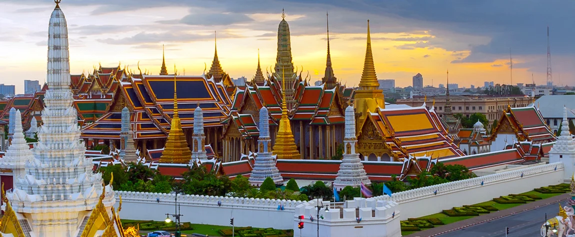 Wat Phra Kaew (Temple of the Emerald Buddha) - Bangkok