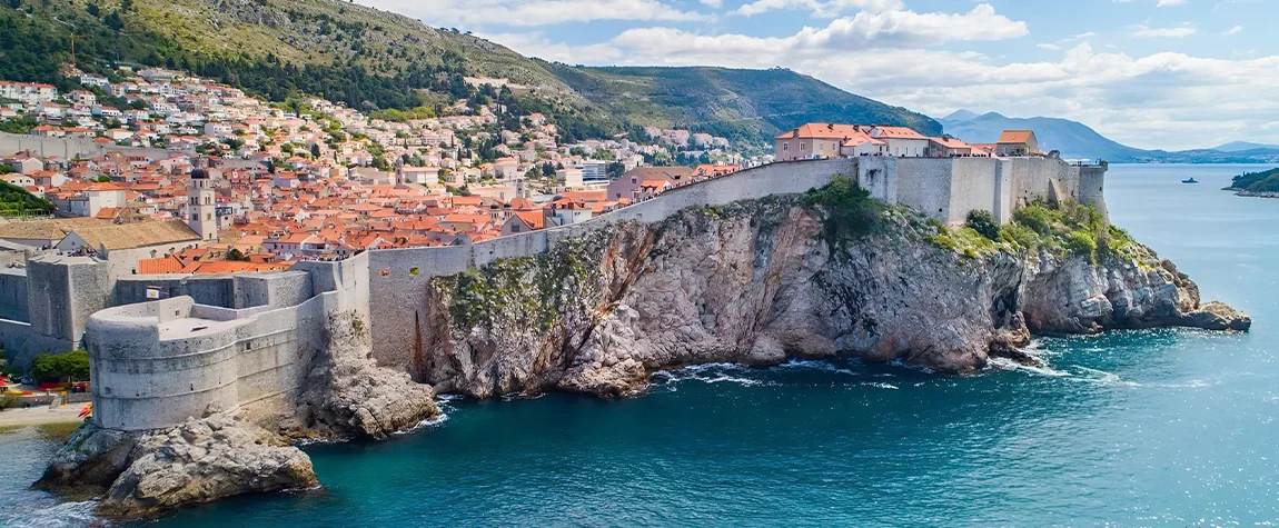 Summer (June - August): The Best Time for Beach Lovers and Festivals